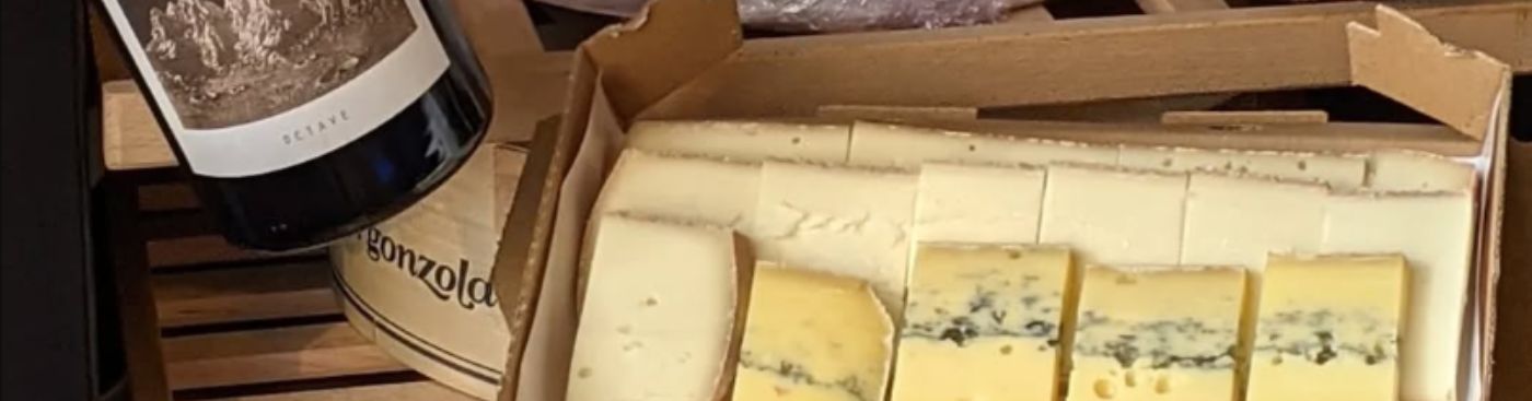 Raclette et vin(s), nos meilleurs tips 🧀🍷 Nous déclarons la saison des raclettes OUVERTE (Bon en vrai, on sait tous que notre première raclette date de fin septembre…)