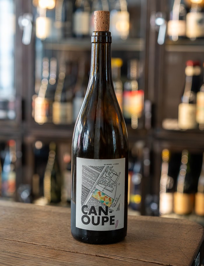 Danis-dans-la-vigne-Canoupe-blanc-vin-naturel-2022