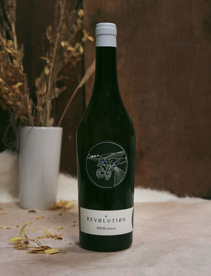REVOLUTION White Solera vin naturel blanc Johannes Zillinger 1